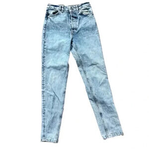 Free People We The Free 28 Zuri Mom Jean Light Wash Denim Size 25 GUC